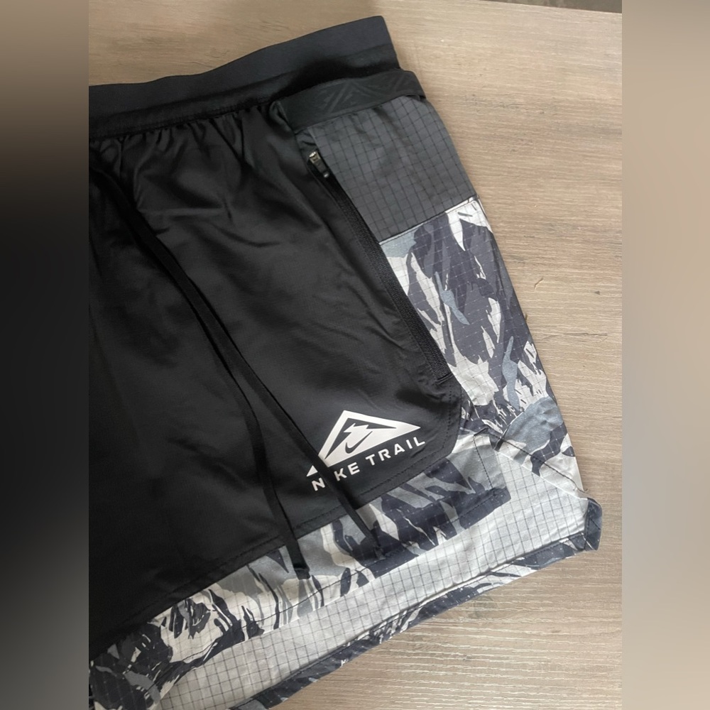 Black and White New NIKE 5” seam shorts